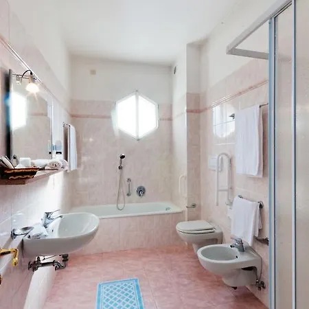 Columbia Terme 3* אבנו טרמה