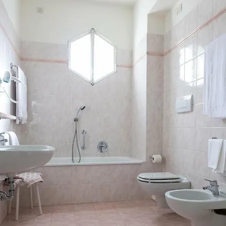 Columbia Terme 3* אבנו טרמה